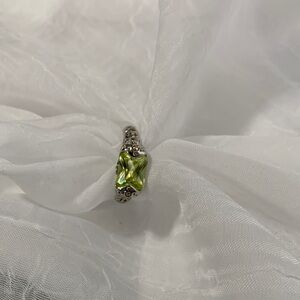 925 Silver Peridot-Cut Green Gemstone Ring size 6.5